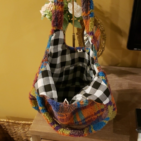 NEW! Colorful Plaid Women's Sherpa Bag - Picture 3 of 7